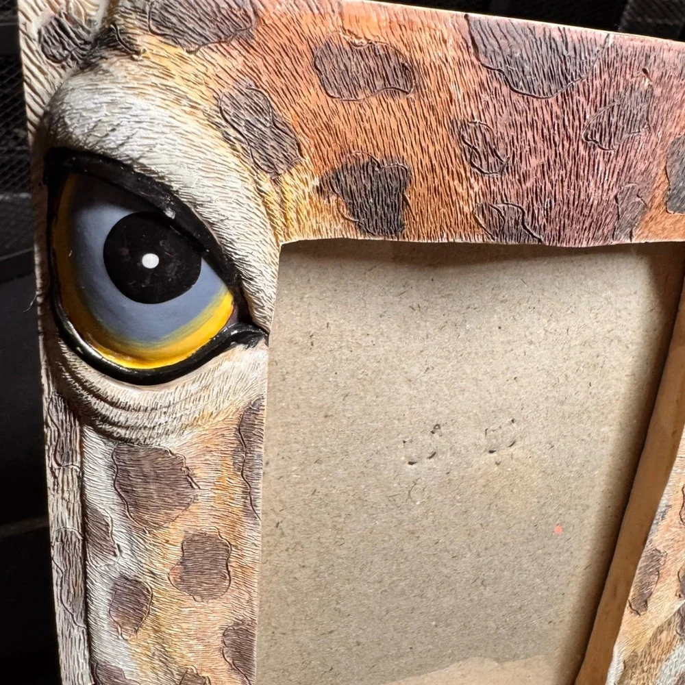 Giraffe Face Photo Frame‎ 4x6 Safari Animal Print Textured Resin Tabletop Decor